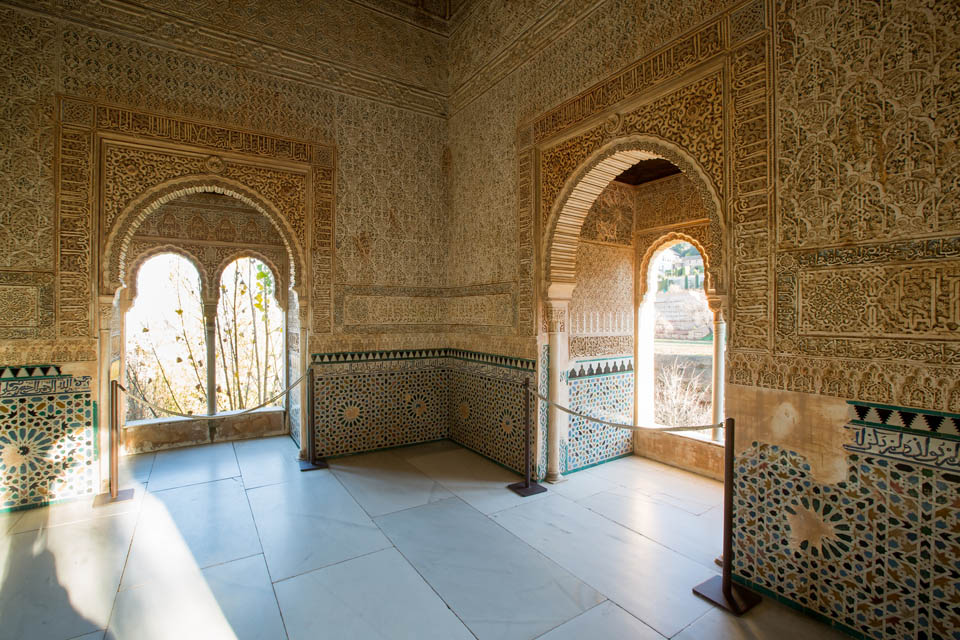 El poema árabe que comparten Daralhorra y la <a href="/alhambracultura/">Alhambra de Granada</a> <a href="/CulturaAND/">Cultura Junta de Andalucía</a> ➡️ bit.ly/2KXw1dx ✅