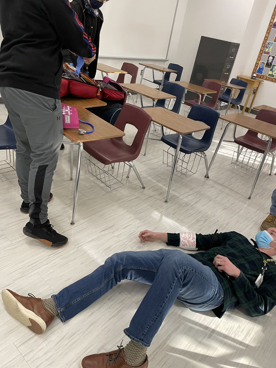 ElcoEmt's tweet photo. #OnlyADrill EMT students/medical response team members conducted a drill and successfully stopped the bleed on our simulated patient, Mr. Soden. #PreparedToRespond #Tourniquet @StopTheBleed https://t.co/VpstCx9zv0