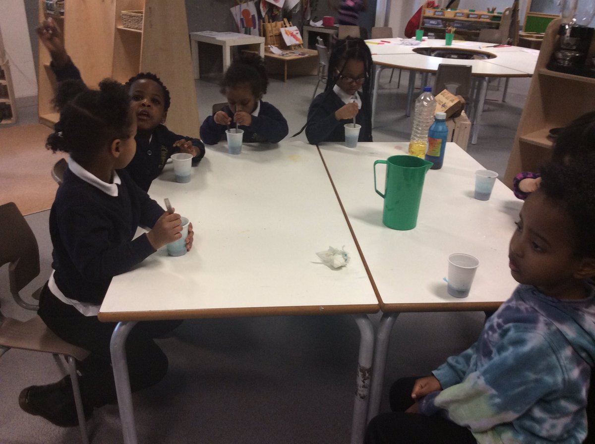 LozellsTM's tweet photo. Science expriement #change #makingpridiction @Dipika4Patel @MiriamA50088468 @LozellsJH @dhesi_avnish @LozellsCM @LozellsPrimary https://t.co/xDOczjcCw2