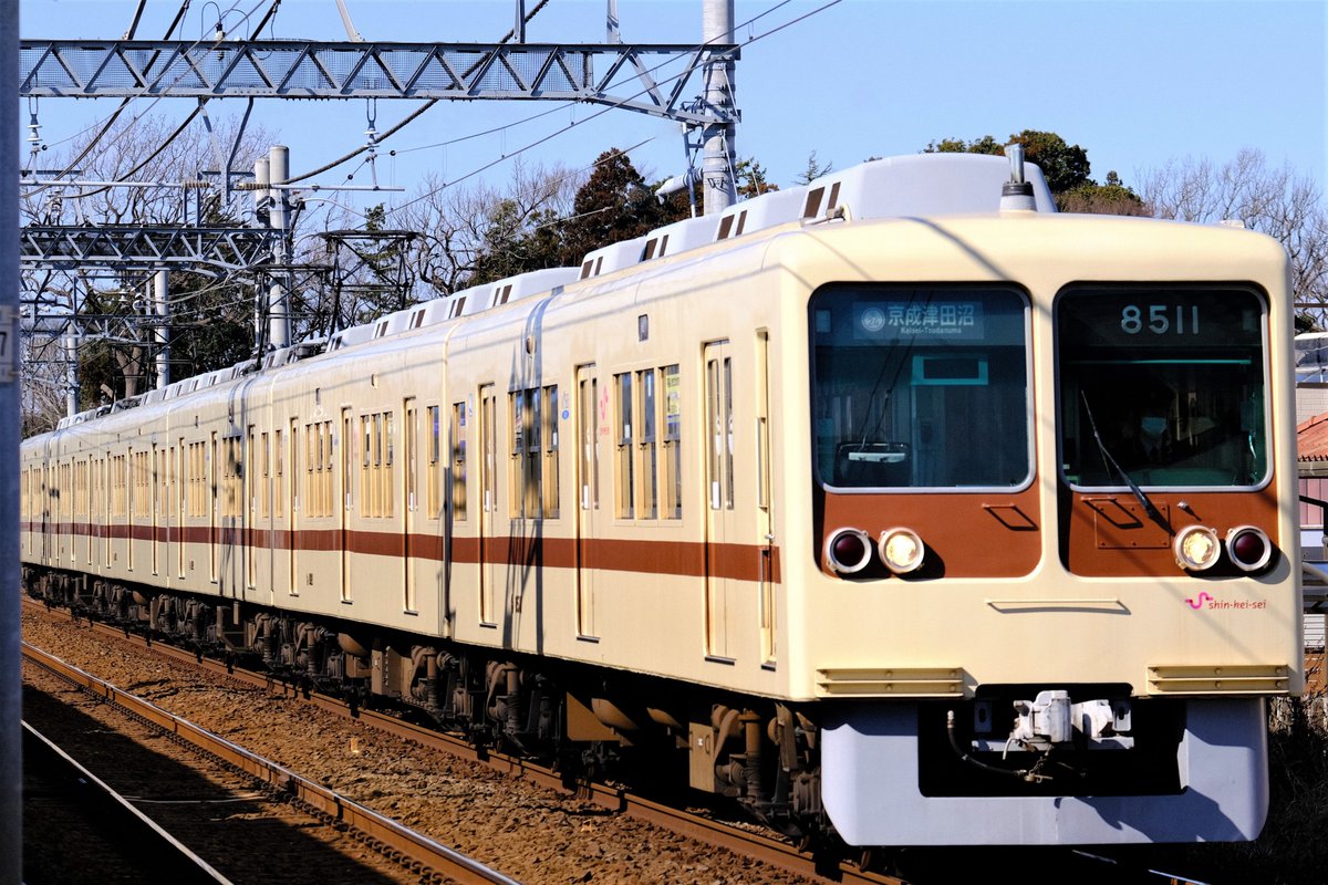 mtlove_800_andd's tweet photo. 2021年1月29日(金) 新京成電車撮影記録
復活塗装の8000形が、終日運用に入っていたので、撮影しに行って来ました。
65レの撮影場所は、脚立必須でやっぱり難易度が高かった。
最後尾が切れてしまった…
今回は、夜の走行風景も撮影しました。
53レ、65レ、118レ
#新京成8000形
#8512F
#8512編成 https://t.co/6Wz63arfn9
