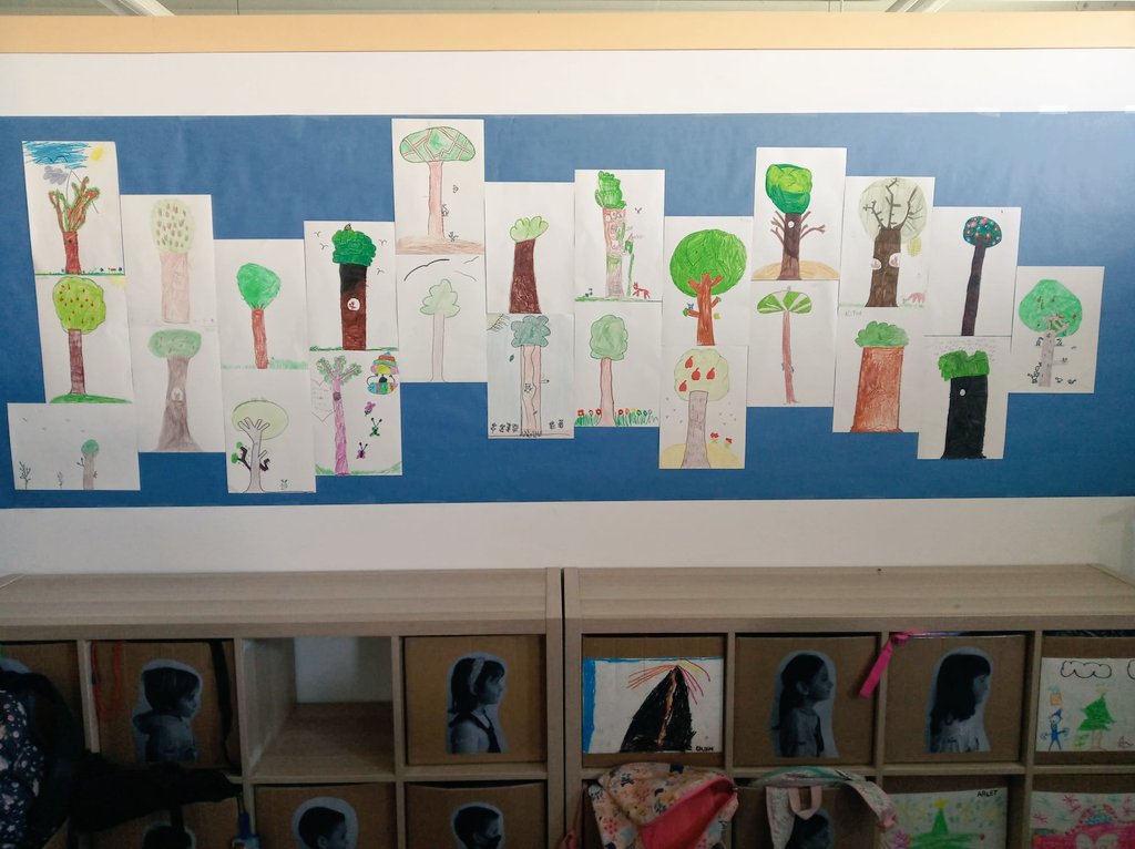 EscolaSolc's tweet image. #2PRI #DENIP21. Arbres de la Pau (conte Wangari), símbols de la Pau fets amb sal de colors i la #CursaContraLaFam