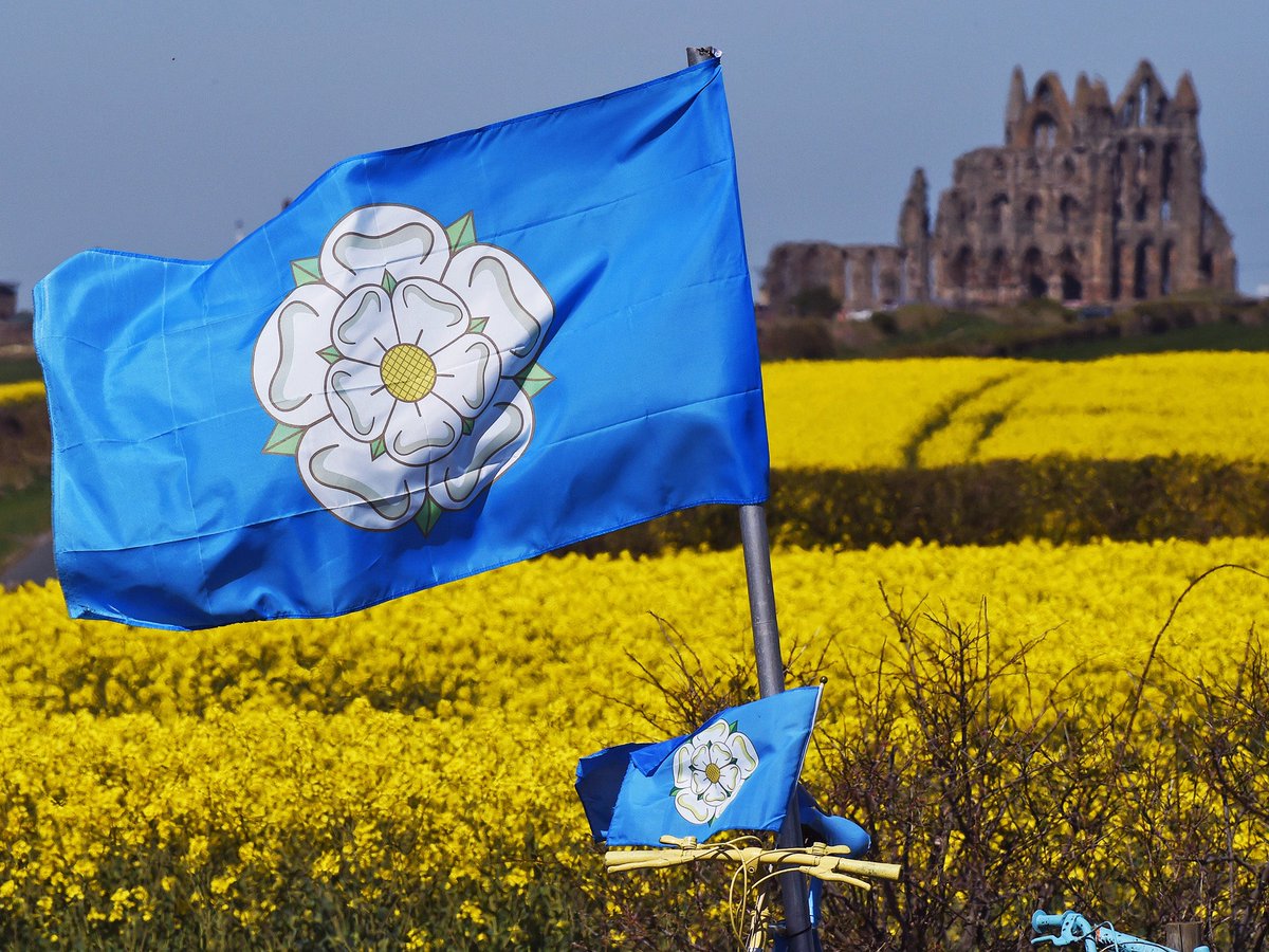 YCP_Ltd's tweet photo. From the buzz of the big cities to the tranquillity of the moorlands – see our top five reasons to call #Yorkshire home 👉 https://t.co/oH8Q3HRO1V https://t.co/B3jxBU1lji
