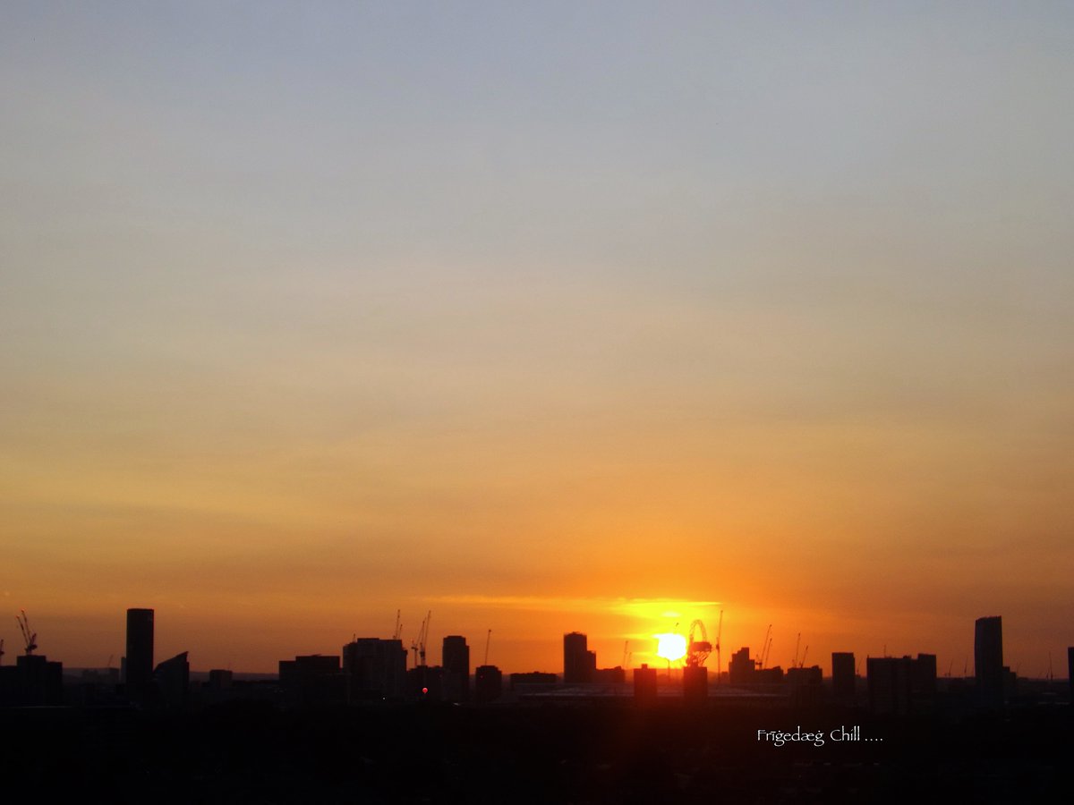UnbesetztSynth's tweet photo. Frīġedæġ Focus #VictoriaPark #Frija #Bereshit #Mathēmatikē #Sól #GoldeneJahre #Bläu❍ @haysfizz @drunkenpoet92 @TinSoldiere @VeryRecords ::🌓! https://t.co/ngyaxaRlyn