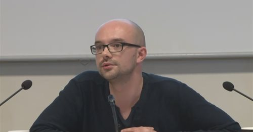 Canal_U's tweet image. ⫸@CemuCaen 
"Fonctionnements cognitivo-émotionnels impliqués dans l’usage pathologique des jeux vidéo"

Us et abus d’internet : enjeux sociaux et psychologiques des Pratiques numériques

⫸⫸📽️ à voir sur canal-u.tv/video/centre_d…
#CanalU