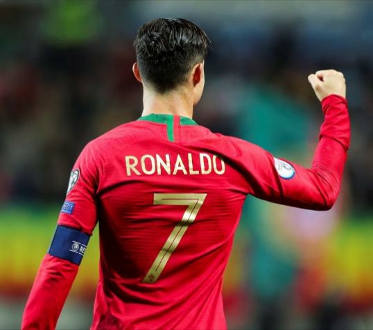 Mins per goal contribution:All time:Messi - 103Ronaldo - 102Copa America/Euros:Messi - 108Ronaldo - 128World Cup:Messi - 148Ronaldo - 164