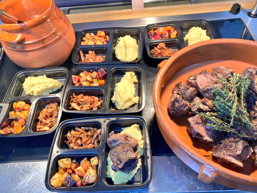 foodienorwich's tweet image. Another busy week of #winterwarmers. This one got particular praise from the staff at @NorwichSchool yesterday #braisedbeefcheeks #parsnipcrisps &amp;amp; #roastedveg So tasty! @ChartwellsInd @fitzpad2  @soubie2002 @OggyTheChef @NoelleJo23