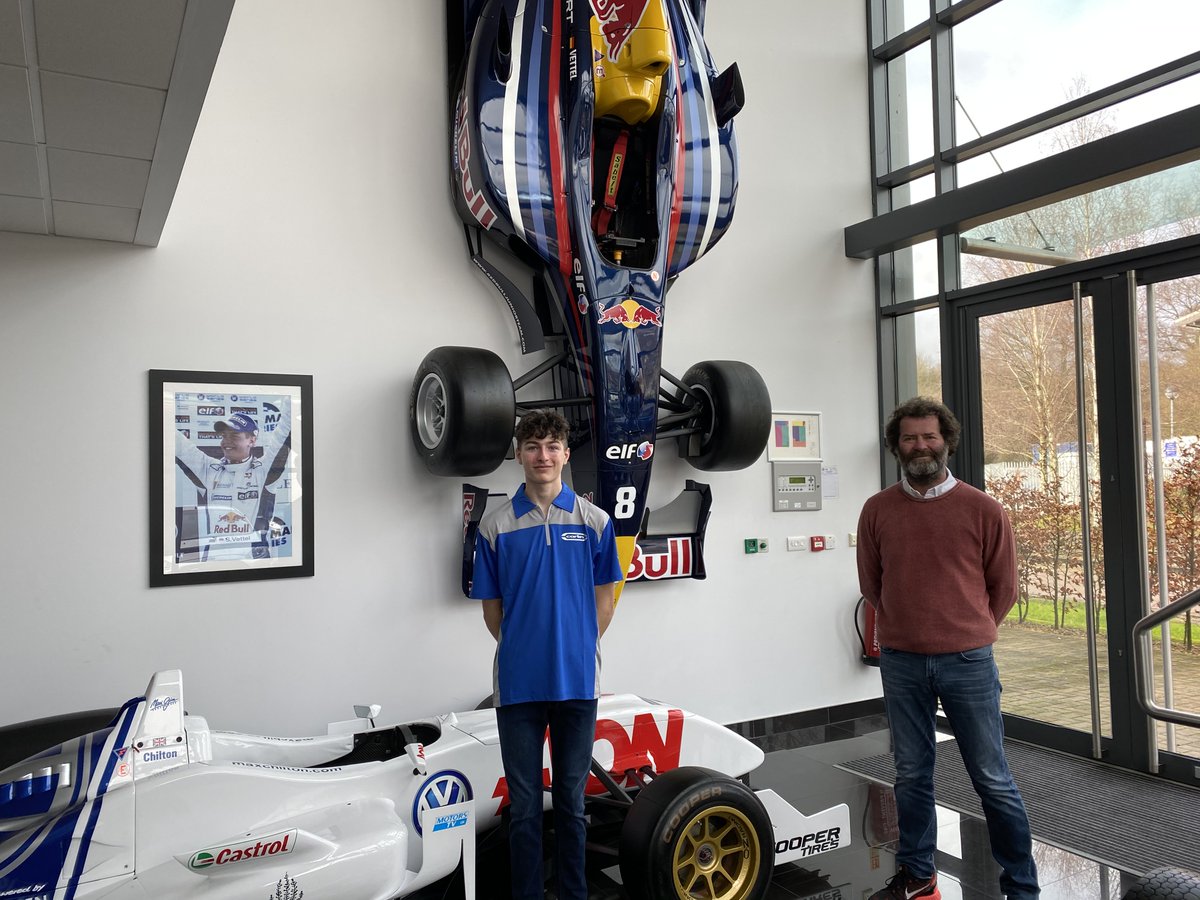 romanbilinski's tweet image. I'm really excited to announce my 2021 racing plans! 📢📰

I'm joining @CarlinRacing for my second season in @BritishF4 - and the aim for this season is a push for the championship! 🏆💪

Read more ➡️ bit.ly/3oCZtDH

#RomanBilinski @CarlinRacing #BritishF4