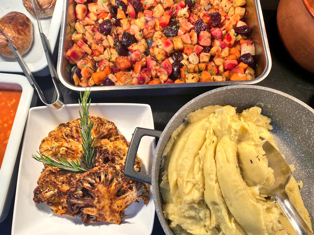 foodienorwich's tweet image. Another busy week of #winterwarmers. This one got particular praise from the staff at @NorwichSchool yesterday #braisedbeefcheeks #parsnipcrisps &amp;amp; #roastedveg So tasty! @ChartwellsInd @fitzpad2  @soubie2002 @OggyTheChef @NoelleJo23