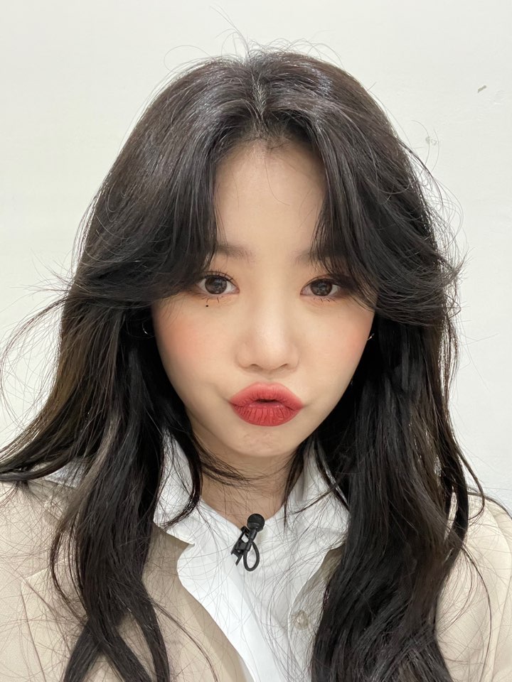 idleview's tweet photo. [UCUBE #SOOJIN] 🤗

#GIDLE @G_I_DLE https://t.co/VYCPF2p8XE
