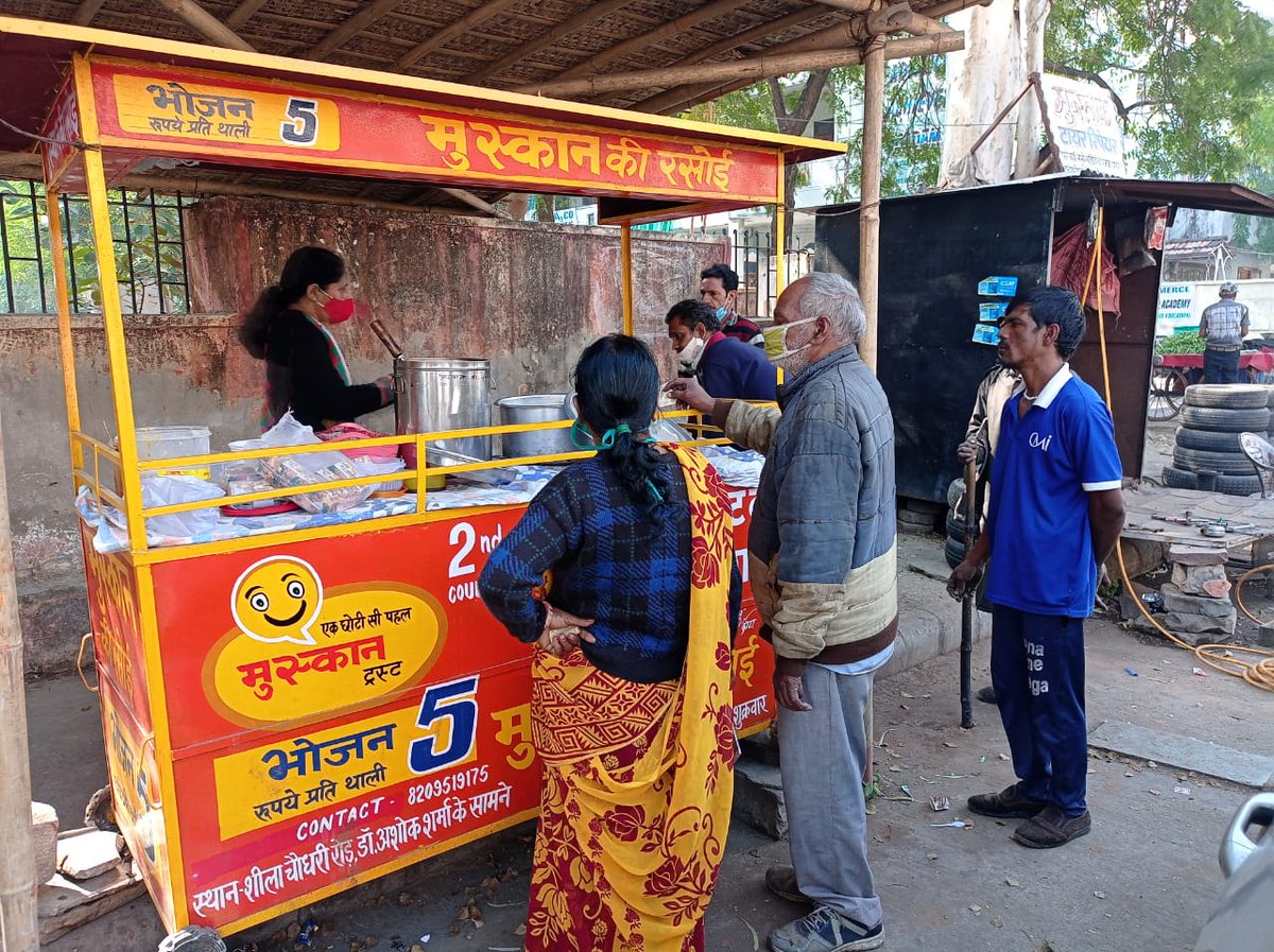 SwatiShringi3's tweet photo. #मुस्कानकीरसोई
#food5rsplate
#forneedyones
#letscometogether https://t.co/6o4u5zQhEu