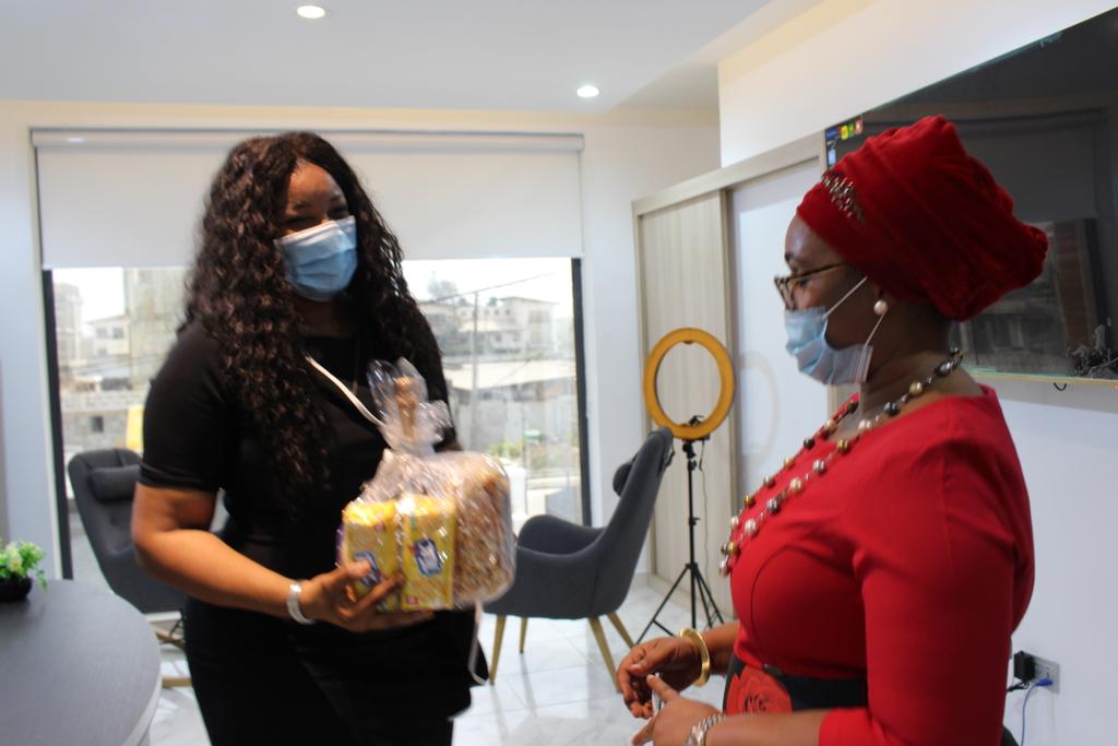 LagostourismO's tweet photo. @akinbileyusuf_ has lauded the @Realomosexy for the concept of an in-house studios aimed at easing movie production from script to the screen.

#LASG
#StaySafe
#SaveLagos
#ProtectLagos
#ForAGreaterLagos
#EndCovid

@drobafemihamzat @JokeSanwoolu @folasade
@HMOKUNOLA1 https://t.co/n2xVBxfu8z