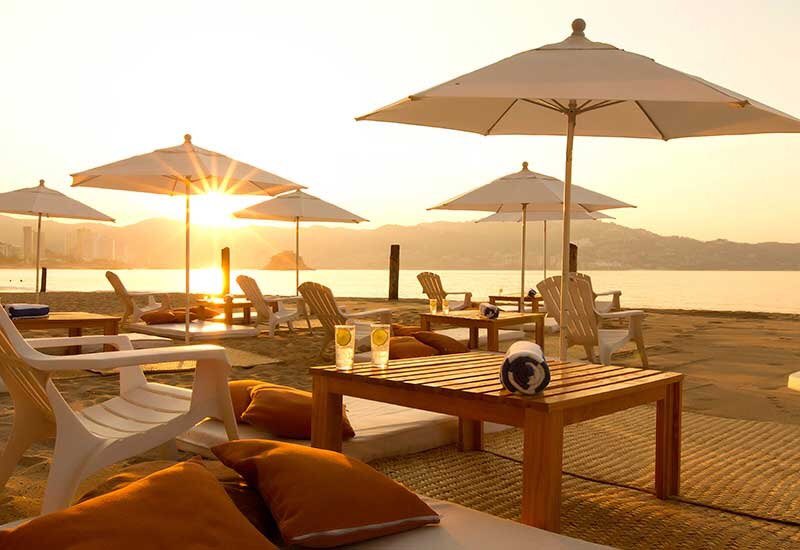 EventBookIntl's tweet photo. ¿Buscas el mar🌊 como marco para tu #evento? @krystal_beach_acapu ofrece acceso directo a la playa🏝 y el apoyo del equipo de expertos que conforma el hotel😎 para atender a cada uno de los invitados💞.
Encuentra este y otras opciones en #Eventbook.mx😉 #industriadereuniones https://t.co/n1onf49xPX