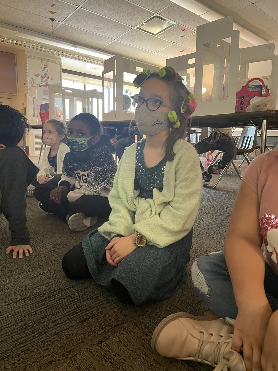 kcarroll718's tweet photo. So thankful some of our local centenarians decided to join us on our 100th Day of School at @WDDolphinPride! #phmexcellence https://t.co/EviiFMHE7i