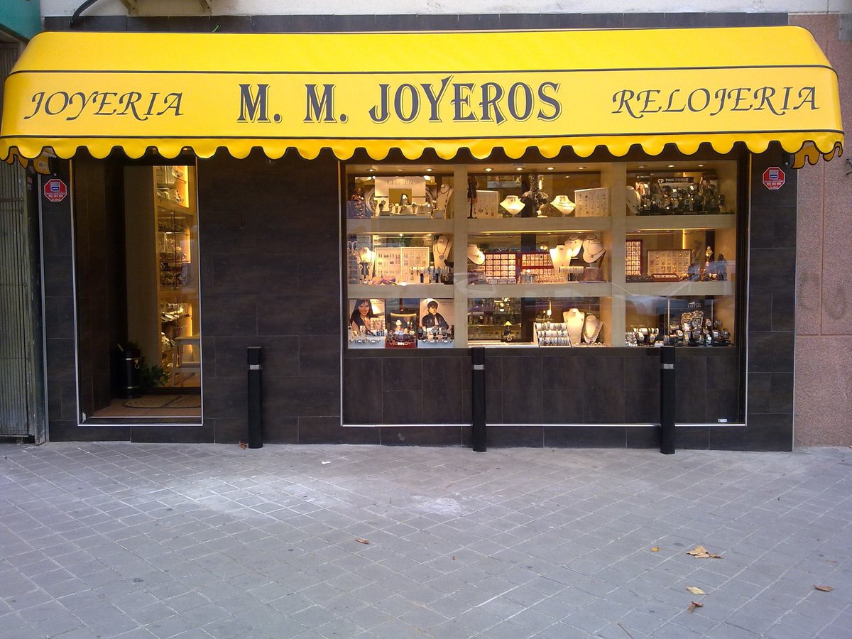 apaipainclusion's tweet photo. Queremos agradecer la contribución de M.M. Joyeros, en el Mercado de Las Águilas, para que Yaiza y su familia puedan tener una oportunidad y una vivienda accesible y digna 🤗🫂 #solidaridad #mecenas #Reto2000 https://t.co/rVutvjuwBm