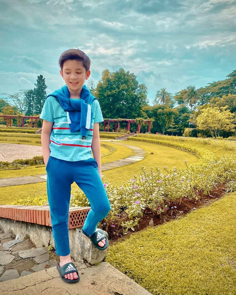 JovarelCallum's tweet photo. #onlocation ๐ฌ๐ฅ
.
#jovarelcallum #shootingday #kidactor #kidtalent #kidmodel #indonesianactor #talentanak #modelanak #modeliklan #aktorcilik #artiscilik https://t.co/S2KmBQke0J https://t.co/24MyA5qJZT