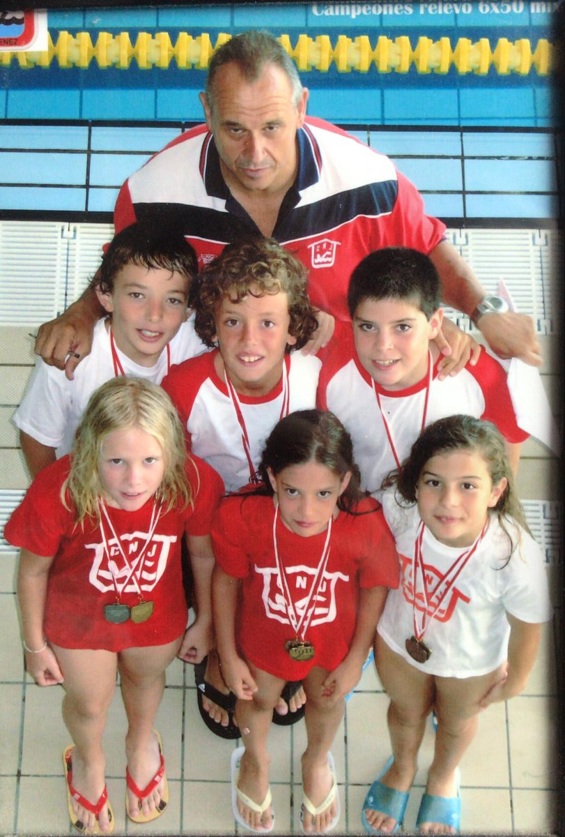 Entrenador, maestro, amigo y, por qué no decirlo, un padre.

No sólo me enseñaste a nadar y a competir, me educaste con unos valores que hacen que parte de la persona que soy hoy sea gracias a ti.

Descansa en paz Luis, y no olvides que en cada brazada que dé, estarás tú. 👼🏻💙