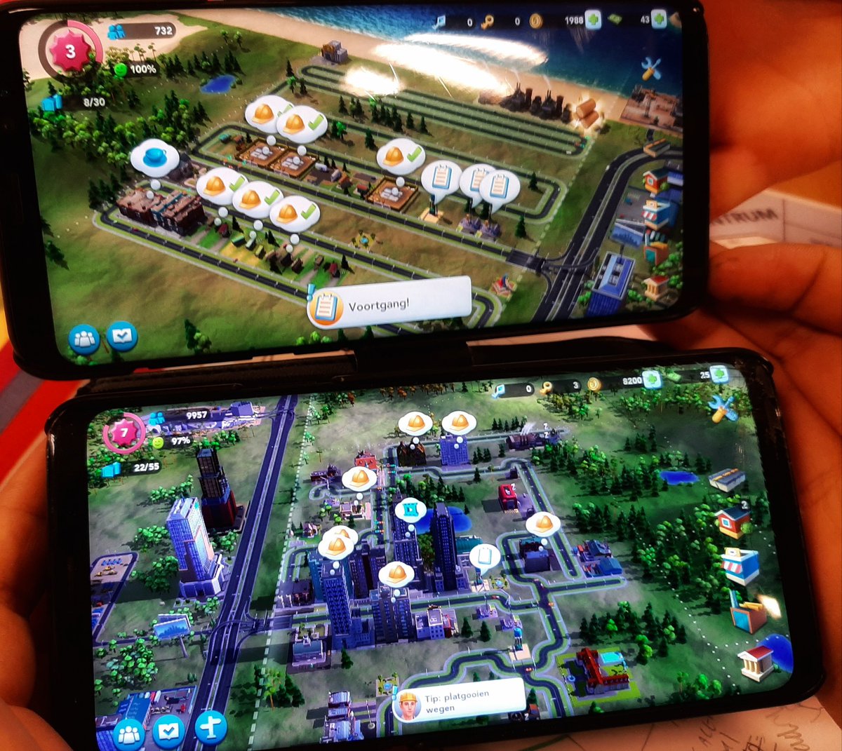 Foke en Sandra vertelden over #beroep #wijkregisseur &amp; #stedenbouwkundige <a href="/gemZoetermeer/">Gemeente Zoetermeer</a>. Interessante gastles! Kids TalentenAcademie leerden over ontstaan wijk Palenstein &amp; maakten eigen ontwerp toekomstig Plein Palenstein. #SimCity app hielp in leren ontwerpen! @stichtingpiezo