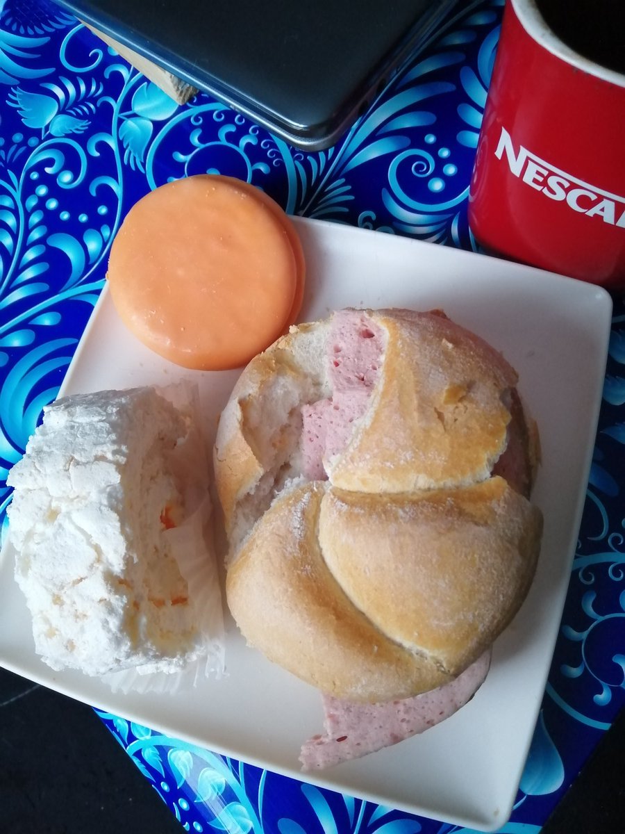 VerMat23's tweet image. И колбасы хочется и печеньки с тортиком🤐Нету силы воли, жрать хочу, до боли.