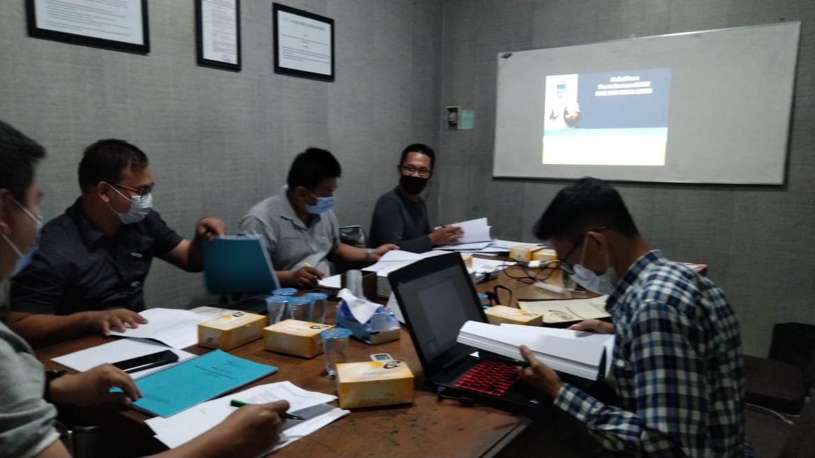 BbkkpKemenperin's tweet photo. Pelatihan Pemahaman ISO 9001:2015 kerja sama BBKKP dan CV Agrindo Suprafood berlangsung 26-27 Januari 2021 dengan instruktur Sita Azizah Wahyuni dan Widodo.
Informasi: https://t.co/4IS4yW57Ao
#kemenperin #kemenperin_ri #bbkkp #pelatihan #sistem_manajemen_mutu #iso9001 https://t.co/1aIwJKHelA