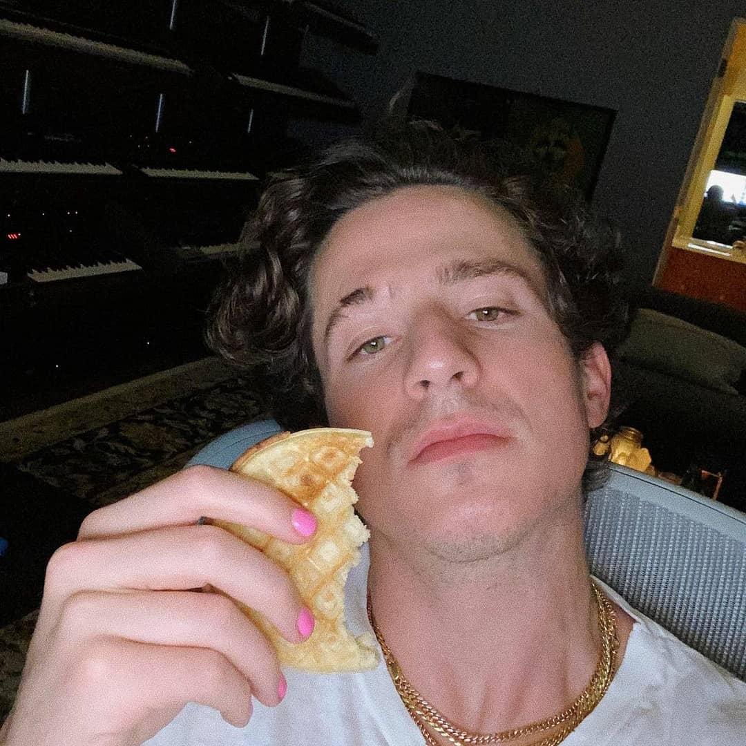 puthmusic_'s tweet photo. Who wants the new music? https://t.co/ri25qHQF1q
