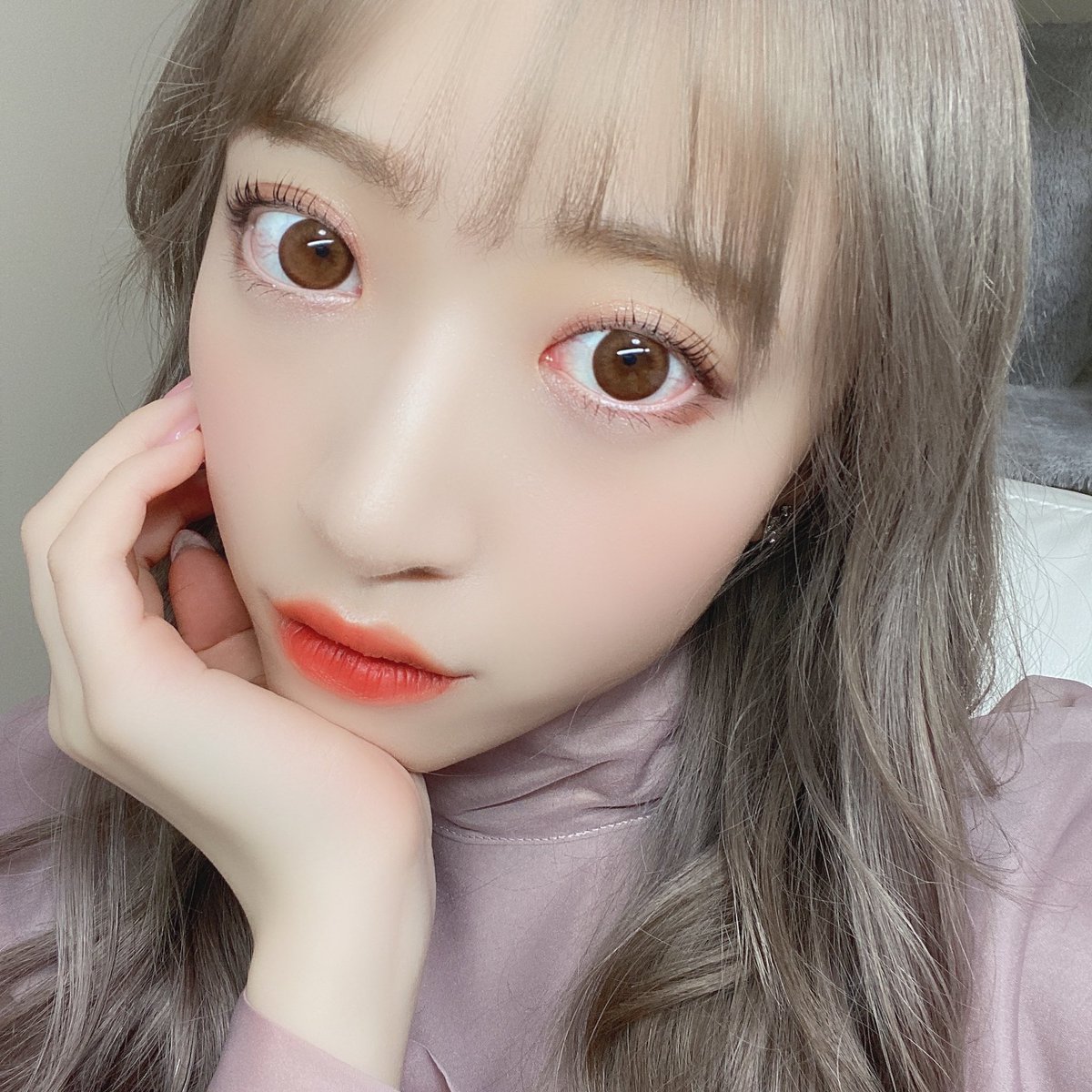 saaya3831's tweet photo. #中国コスメ #花西子 さんの限定コスメボックスセットを特別に頂いたの❤️
特にアイパレットがめっちゃ華やかで可愛かったぁあ！
パッケージもブルーのゴージャスな感じがほんと素敵😍
これから日本上陸して公式ショップもオープンするんだって！楽しみやね🥰
@FlorasisJP
#PR https://t.co/Gnh8vOTeX6