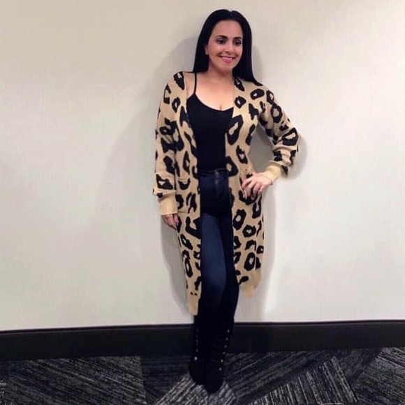 daphnevangough's tweet image. So good I had to share! Check out all the items I'm loving on @Poshmarkapp from @Miami2Boston #poshmark #fashion #style #shopmycloset: posh.mk/wNUkuCMhrdb