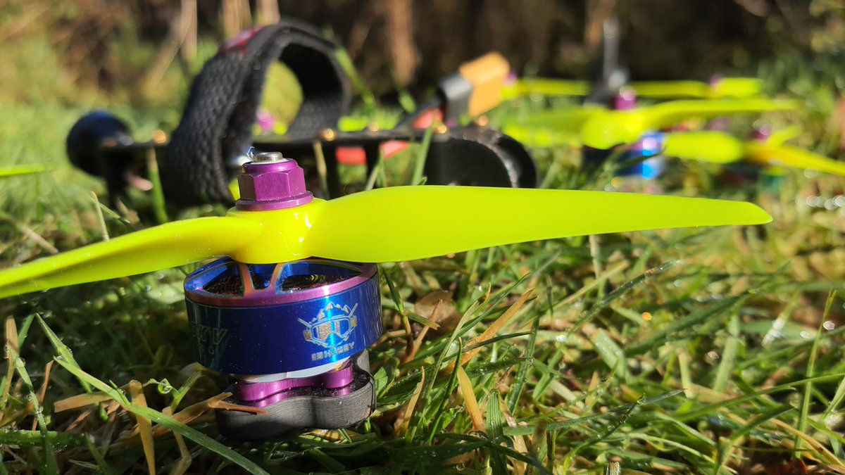 JAB1a's tweet photo. This is an amazing prop for any freestyle adventure, the @gemfanhobby Hurricane 51433 durable prop...
#gemfan #gemfanhobby #droneislife #aikon #3bhobby #menacerc #hota #hurricane #yellow #impulserc #reverb #fpv #fpvlife #life #fpvquad #quad #drone #freestyle  #nature #racing https://t.co/g2VdPfBsjH