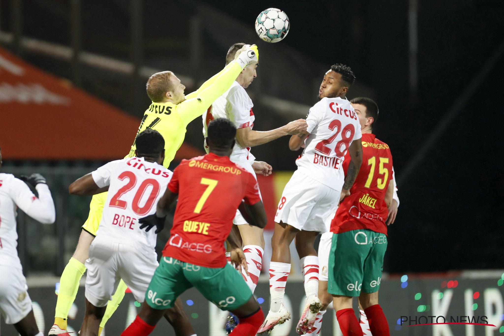 Standard De Liege On Twitter Kv Oostende Standard De Liege 2 2 Kvosta Jpl Coyr Https T Co Ee4ajetl28 Twitter