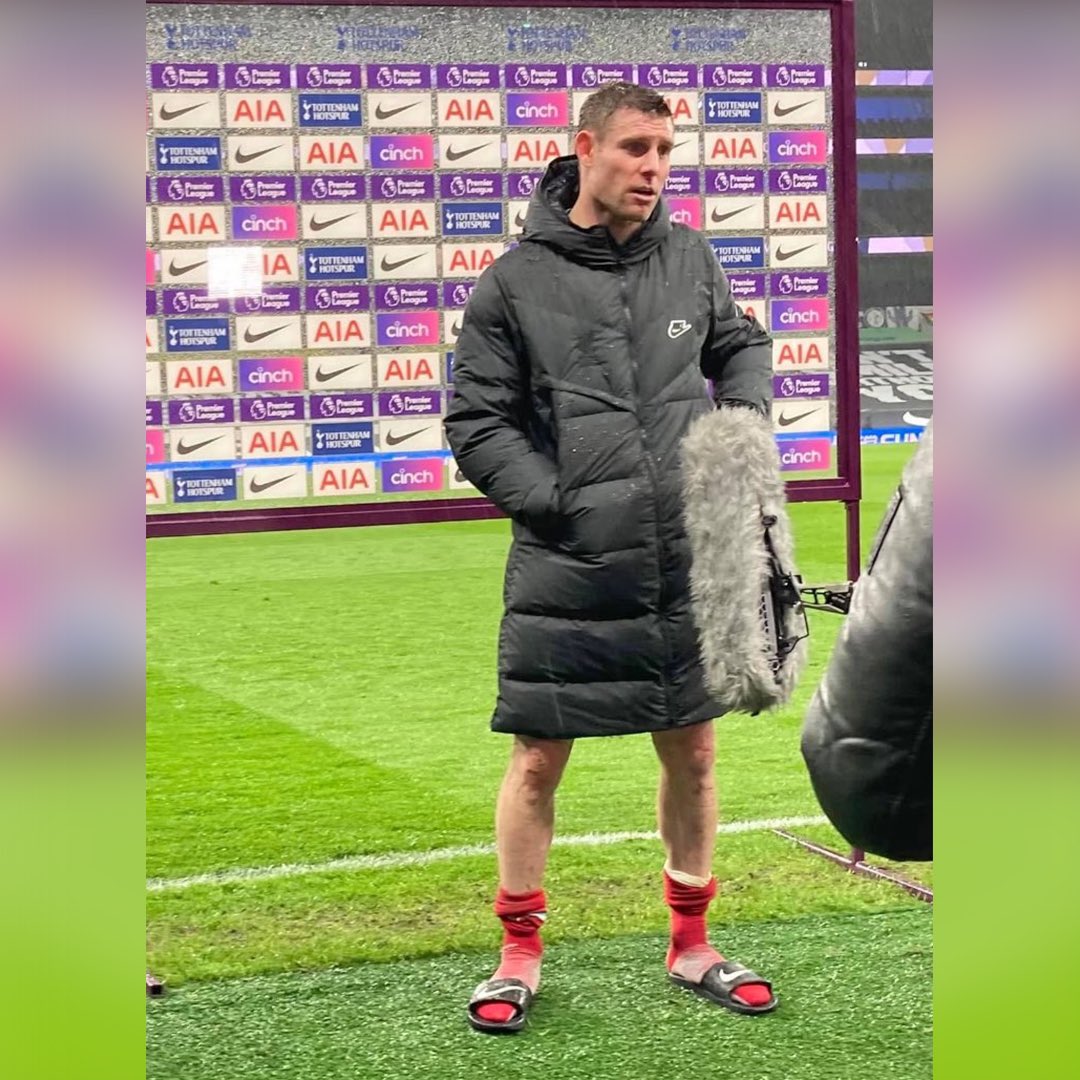 Looks like he’s waiting for his chippy. 🤣