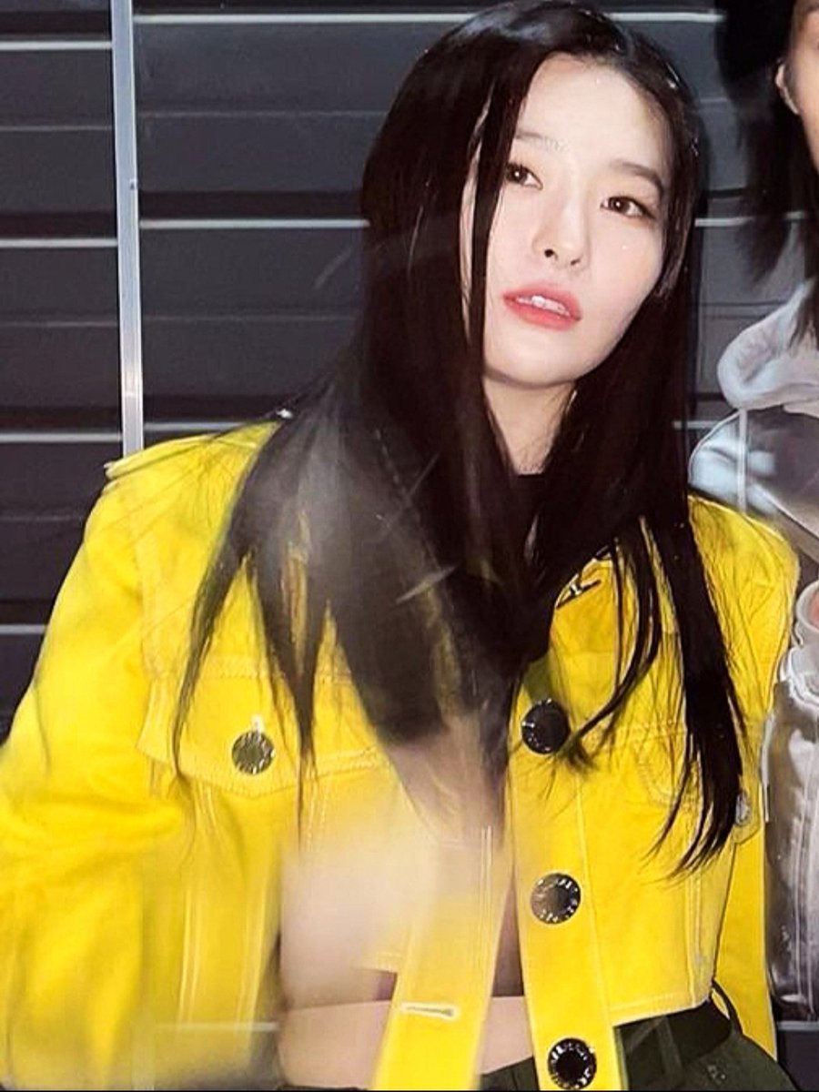 KSEULGIFEED's tweet photo. omg kang seulgi https://t.co/NV9hasVIjR