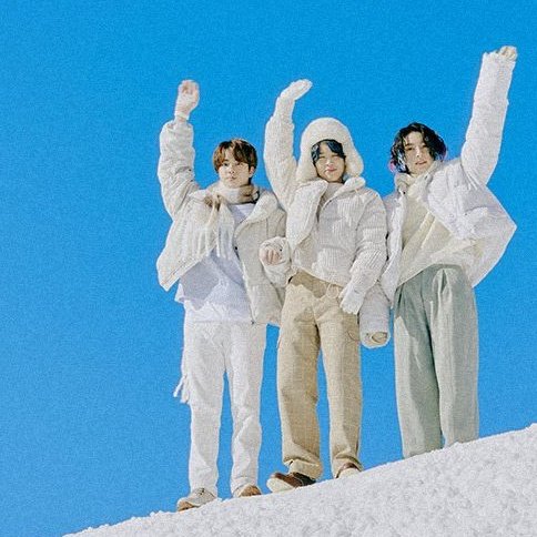 PHOTOS] 2021 BTS Winter Package Preview