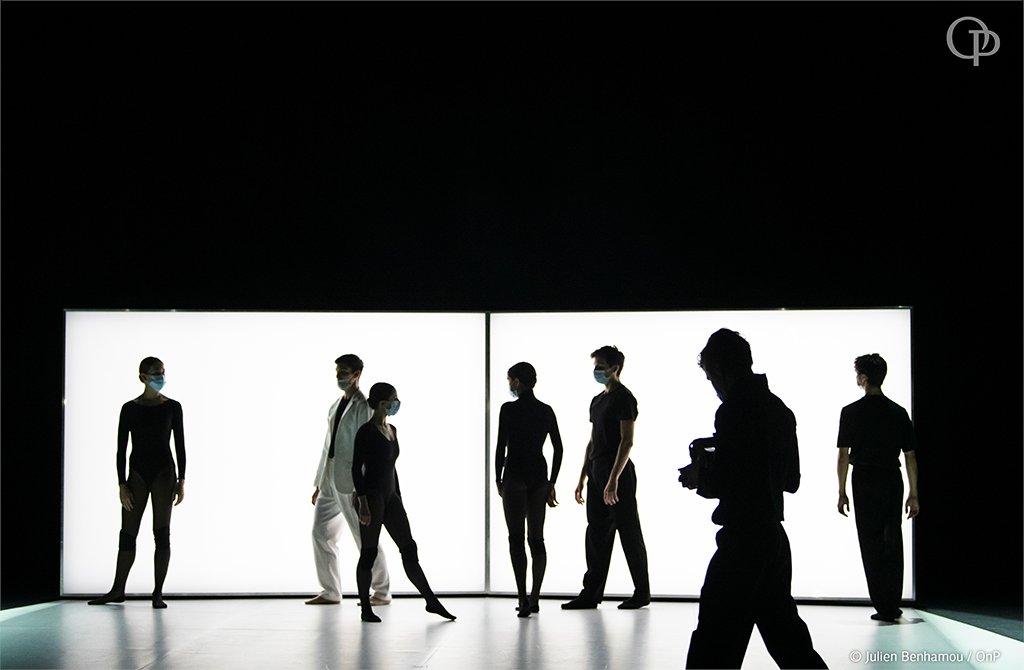 operadeparis's tweet photo. Ce soir à 20h55, ne manquez pas la diffusion du programme de ballets contemporains "Créer aujourd'hui" sur @France5tv. L'occasion d'y découvrir les créations de @CherkaouiLarbi, Damien Jalet, Tess Voelker et @mehdikerkouche ! 📺✨

Plus d'infos sur :  https://t.co/pKT4Kk0Ibg https://t.co/IdoyuaueiE