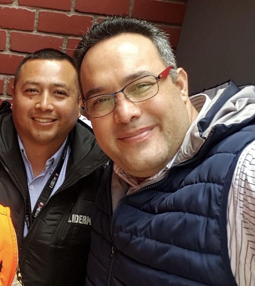 carloslukis's tweet photo. Recibí hoy una noticia que me lleno de tristeza, el fallecimiento de una gran persona que tuve la suerte de conocer y ver crecer profesionalmente, que Dios te tenga en su gloria Jimmy Limache. https://t.co/6LCcUGMPEK