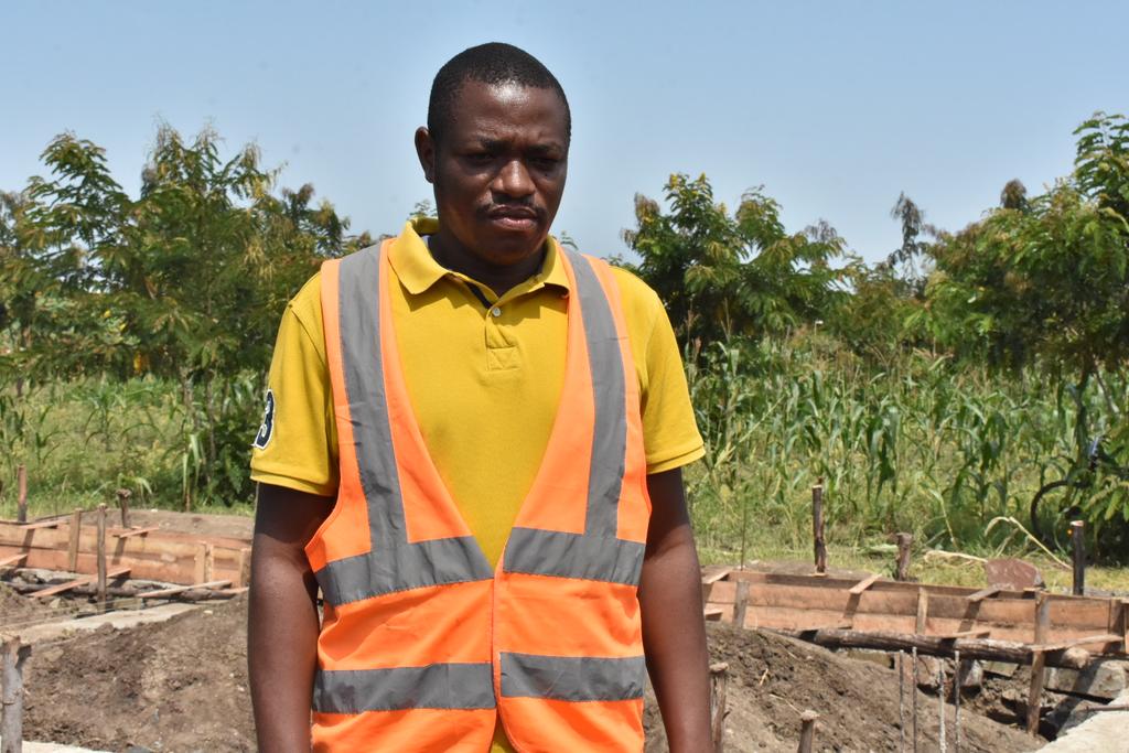 RTNBurundi's tweet photo. #Burundi  L'objectif de cette descente était de se rendre compte de l'état d'avancement des travaux d'extension de ce centre de santé consécutivement à l'appel lancé par le Chef de l'Etat @GeneralNeva, dixit leJena Pierre Gatore, C.G. de l'#OBUHA https://t.co/4CdaFzd9nL