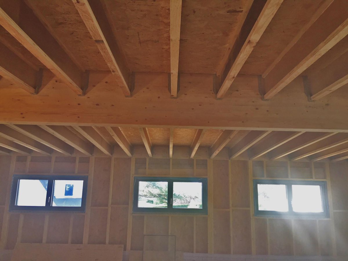 Construction of a 2 storey house to Passivhaus standards. STEICO insulation boards guarantee high chill protection; even during construction, the indoor temperature without heating was measured at 21°C versus a cool 2°C outside.