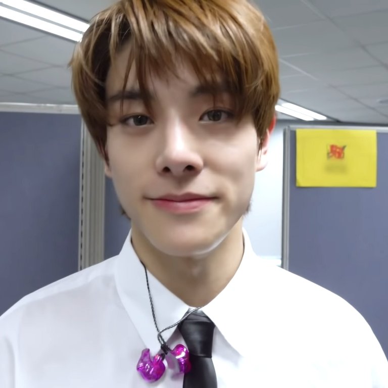 hey, I love him plss