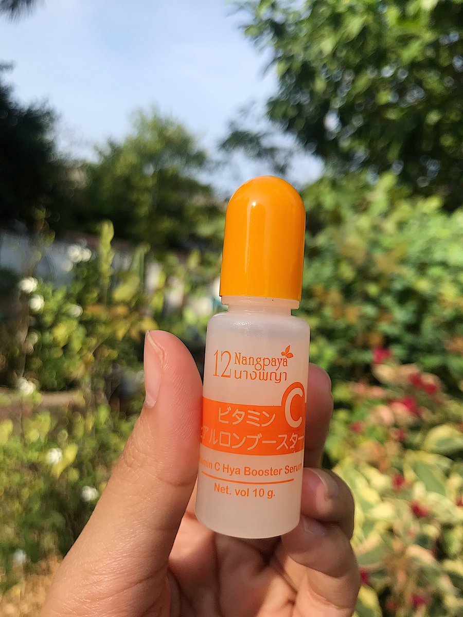 tteamqz's tweet photo. VitC HYA Booster Serum ไฮยาลูรอนผสมวิตามินซีเข้มข้น เห็นจิ๋วๆแบบนี้นางเริ่ดน้า เป็นเซรั่มที่ฉ่ำน้ำเวอร์ ใช้แล้วผิวฟูสุด ช่วยลดจุดด่างดำ ผิวกระจ่างใสขึ้น ซองละ 39 บาทเองง พิกัด CJ supermarket #VitCHYA #12NANGPAYA #ใช้ดีบอกต่อ https://t.co/vRD9bv7ASx