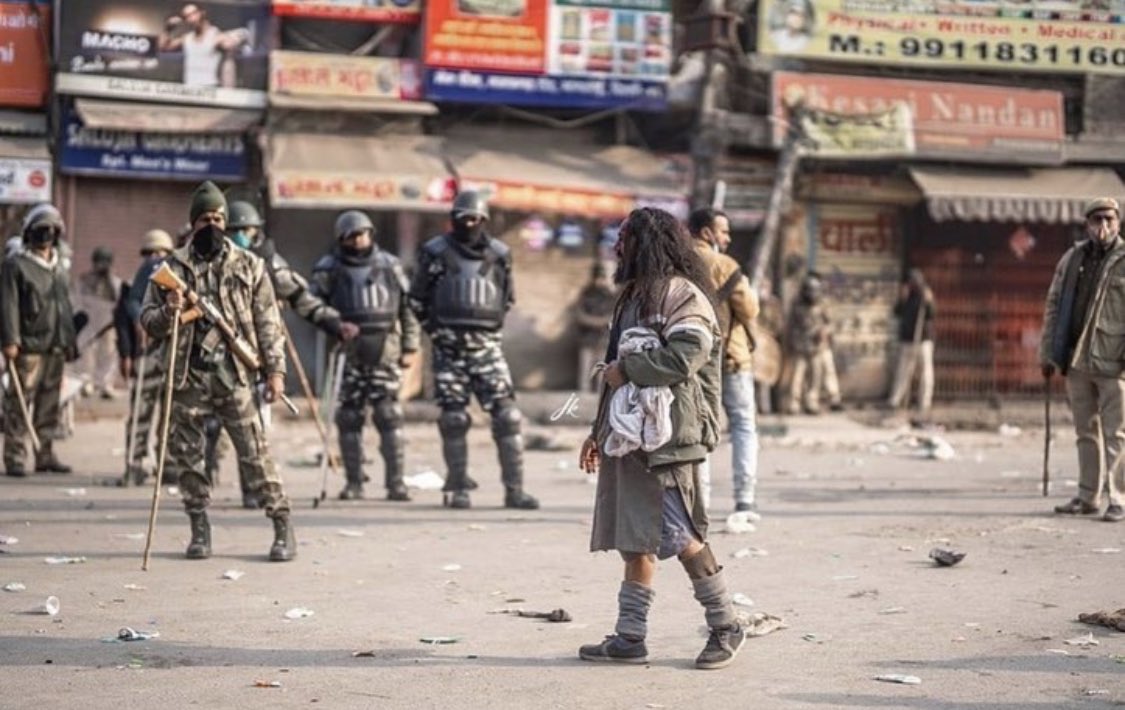 sunami_joban's tweet photo. A protestor after being brutally beaten &amp; thrashed during the clashes between farmers and Delhi police “soldoutgoons” 

#BJPGoonsAttackingFarmers #BreakingNews #bjpcriminalparty #bycottrss #rssterrorinindia #RSS_देश_द्रोह_है #RSSTerrorists #ModiYouCantFailFarmers https://t.co/efo4tpJ9Zq