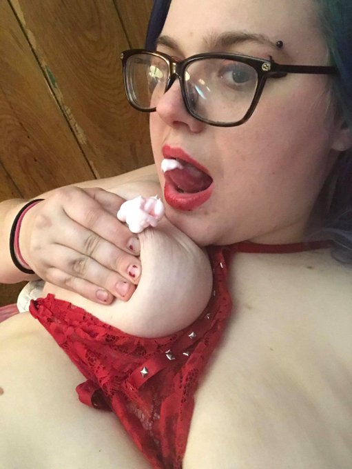 @OnlyFansGains @Bellaboponlyfan 3$ sale and free dick rating                                        https://t<a class="tags" target="_blank" title="On Twitter" href="/?out=eyJ0eXAiOiJKV1QiLCJhbGciOiJIUzUxMiJ9.eyJpYXQiOjE3MjU0MDI5MDEsImlzcyI6InR3cG9ybnN0YXJzLmNvbSIsIm5iZiI6MTcyNTQwMjkwMSwiZXhwIjoxNzU2OTM4OTAxLCJyZWRpcmVjdF91cmwiOiJodHRwczovL3R3aXR0ZXIuY29tL09ubHlGYW5zR2FpbnMifQ.u7HB-eWA24zku9o2Uvl8zq8mQ5Lej9V-y5Dkx7NlTjF7psYxHIkNz6T6bc0RRkyxeTswyK0cam6aCKqdy0R0sg">@OnlyFansGains</a><a class="tags" href="/tag/bellaboponlyfan">@bellaboponlyfan</a><a href="/tag/thick"class="tags"><span>#thick</span></a><a href="/tag/kinky"class="tags"><span>#kinky</span></a><a href="/tag/onlyfans"class="tags"><span>#onlyfans</span></a>