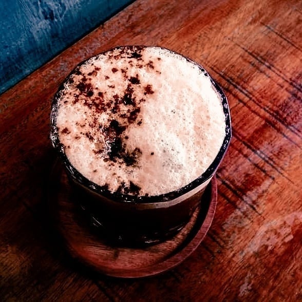cusss_delivery's tweet photo. TERAS KOPI 
Jln Ahmad Yani no 34 Pati

SIGNATURE COFFEE
New Arrival di keluarga kami, signature coffee merupakan salah satu menu masterpiece yang kami suguhkan. perpaduan antara bitter, acid dan sweet berbaur menjadi satu
Reposted from 
@terass_kopi
#teraskopi #signaturecoffee https://t.co/12F9iNekQd