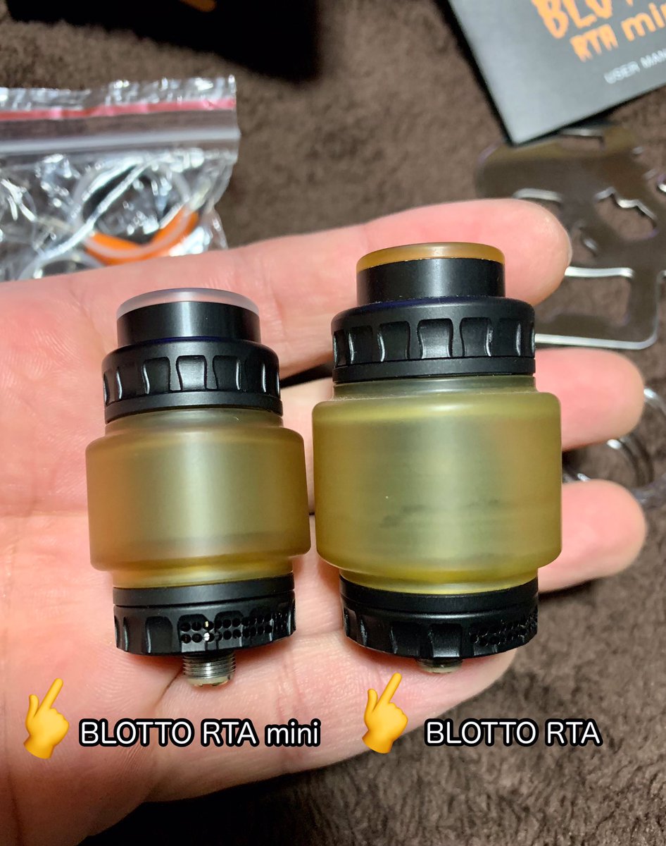 genki_toyfac's tweet photo. BLOTTO RTA miniはシルバーがあったんですが
色違いまた買っちゃった💕
あれっ⁉️ドリチの頭クリアーだな💦
ウルテムのはデカい方から流用するか💧
デカいのも好きだけどやっぱりminiのサイズ感も良いなぁ💕
#dovpo #blottortamini #odinminidna75c #vapingbogan #namelesselement #jlt https://t.co/C6DWROX2Ax