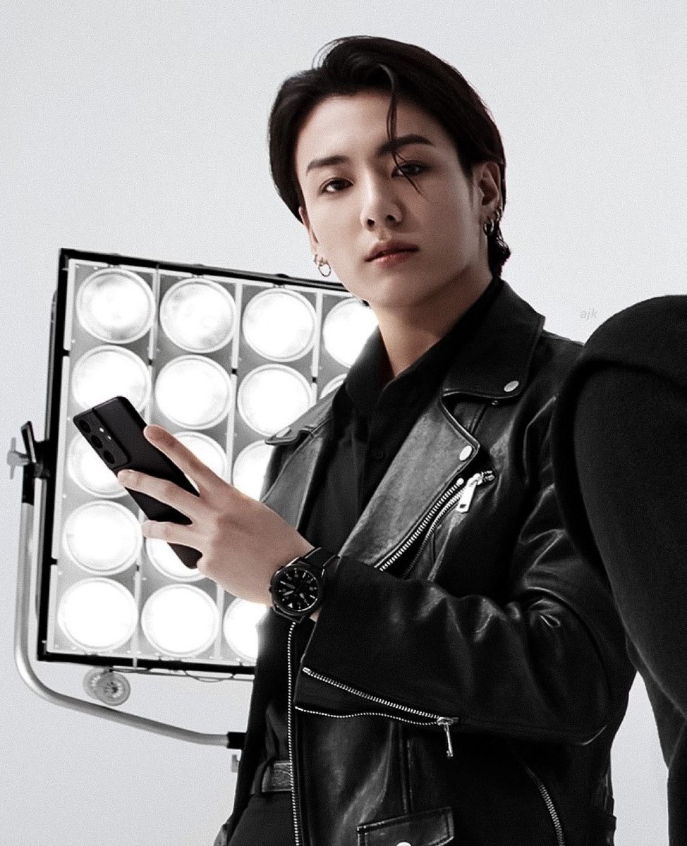 archiveforJK's tweet photo. jungkook is the finest man ever https://t.co/Zmrpcmc4Jc