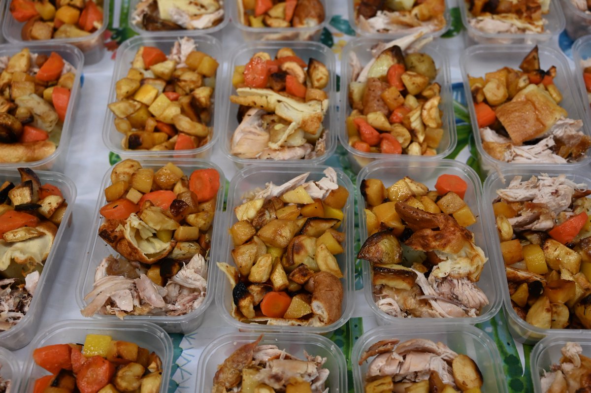 emptykitchens's tweet photo. Today we sent out 1340 Day Packs. That is 4020 meals, delivered free of charge and without judgement.
Without our amazing volunteers, 1340 people in #edinburgh would go hungry today.
Please share. Help us change the way #food support is provided.
#wefeededinburgh #scotland https://t.co/ERkqdnst3O
