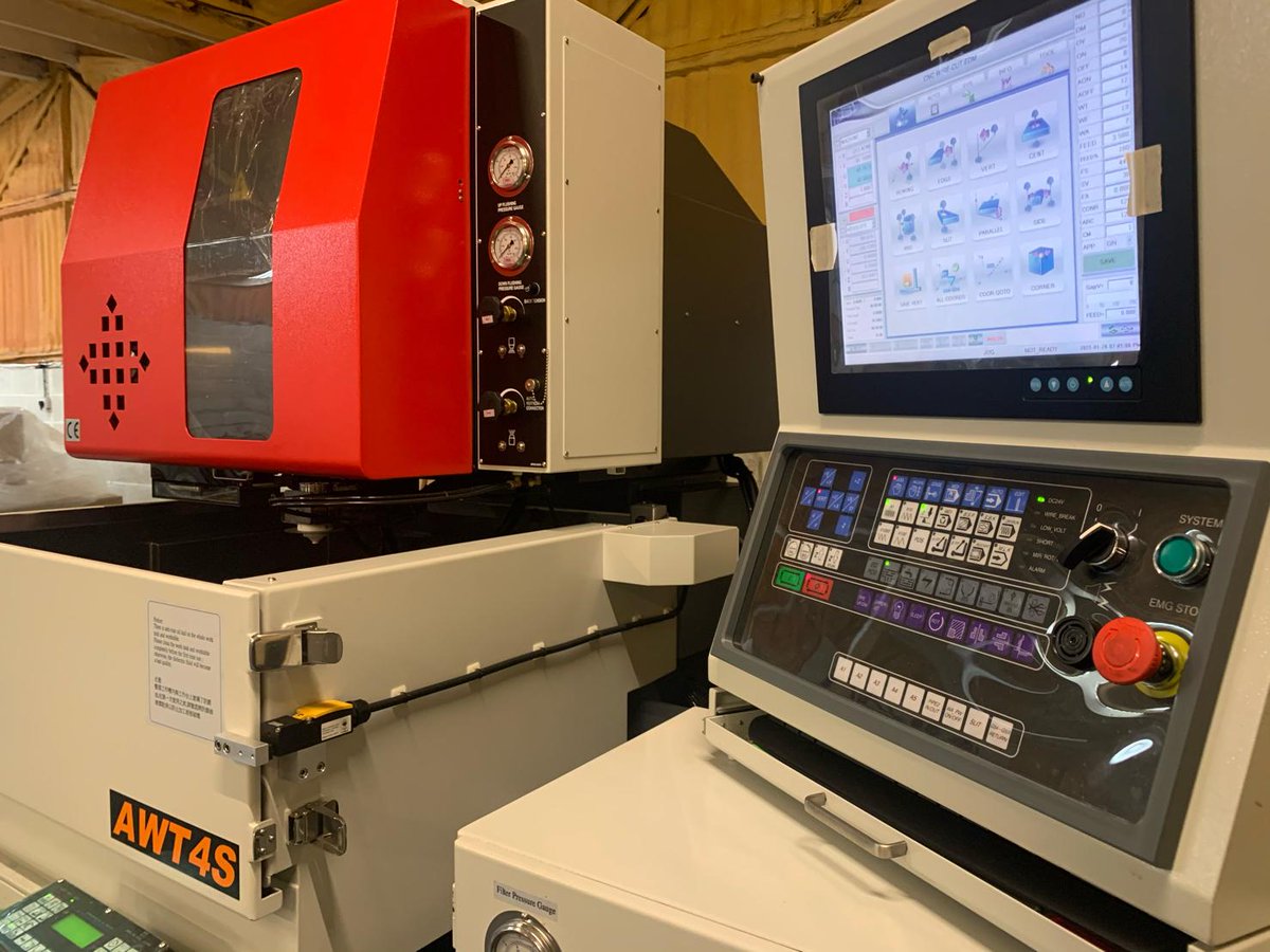 EurosparkL's tweet image. We had a great day earlier this week at Eurospark when the lovely @lyndseyvickers from @mtdcnc came to check out our last few stock machines! With another shipment due this coming month, I&apos;m sure she&apos;ll be back very soon for even more fantastic EDM content. 👍