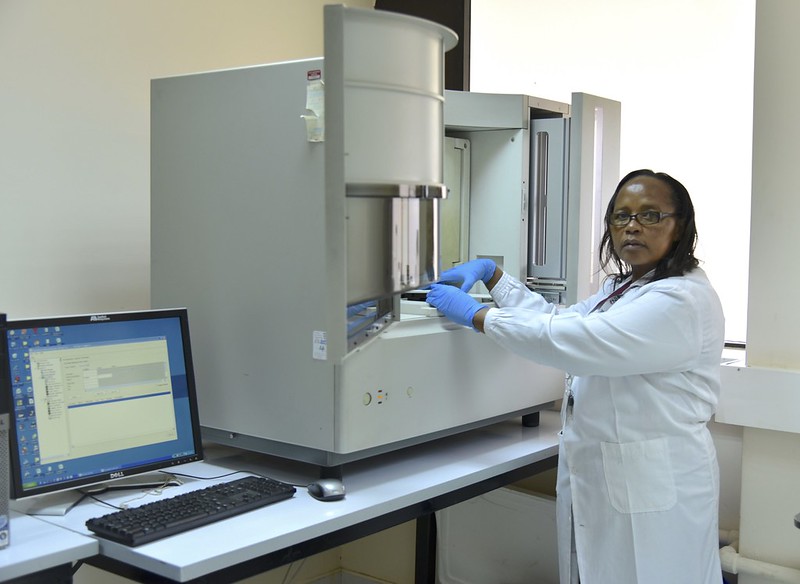ILRI's tweet photo. Revamped and relaunched, the @ILRI Segolip DNA sequencing unit provides crucial gene sequencing tools for science researchers in east Africa and beyond.

Read more - and sign up! https://t.co/WyhYyfd8qi https://t.co/2D80t8nJSZ