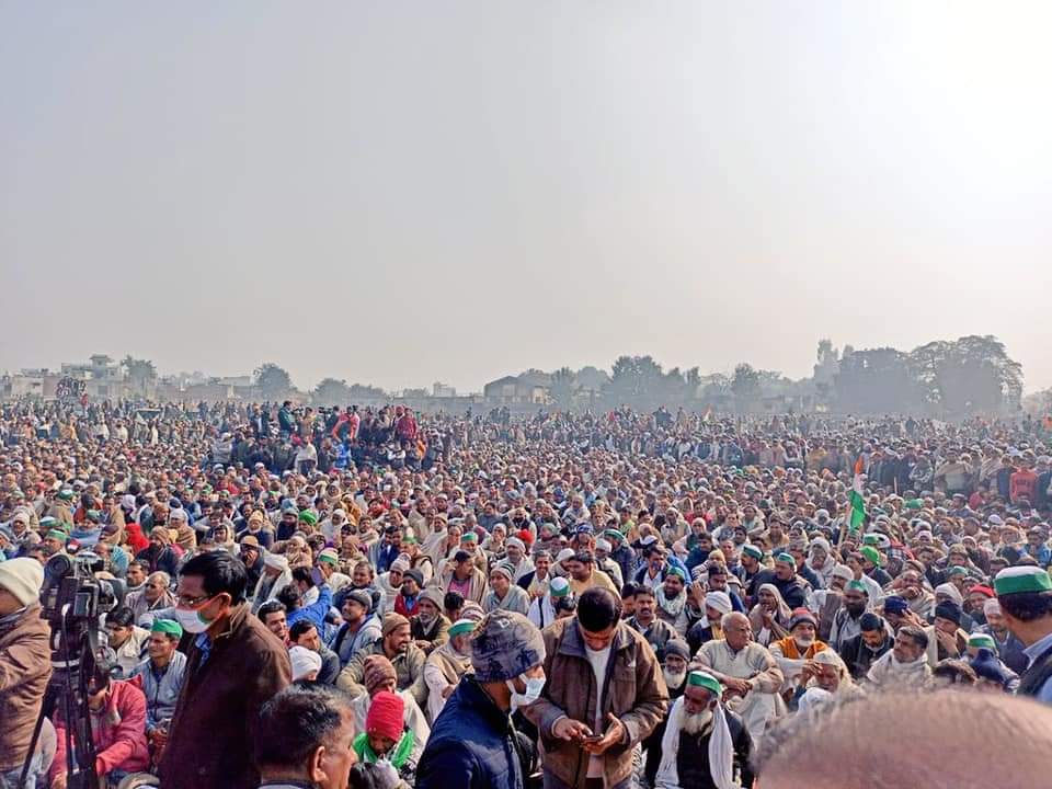 vijayBHU123's tweet image. तानाशाही में न जाने कितने किले ढह गए,
सत्ता के हनक में हिटलर मूसोलिनी बह गए,
आवाम की आवाज़ को मत आंसुओं में मोड़िये,
आंसुओं के धार में कई सिकंदर बह गए।।

जो टिका है,वही टिकैत है.।

#kisaanandolan #supportticket #rakeshticket #supportfarmers