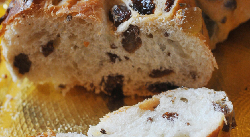 UmbriaTourism's tweet photo. #SanCostanzo è tra i patroni di #Perugia. Per festeggiarlo il 29 gennaio oltre a celebrazioni e doni portati in corteo, si prepara il #torcolo, dolce a forma di ciambella fatto con pasta di pane uvetta canditi e pinoli
Qui le iniziative👉https://t.co/yWiJ3PwO1b
#umbriacuoreverde https://t.co/hGl7VAG2S3