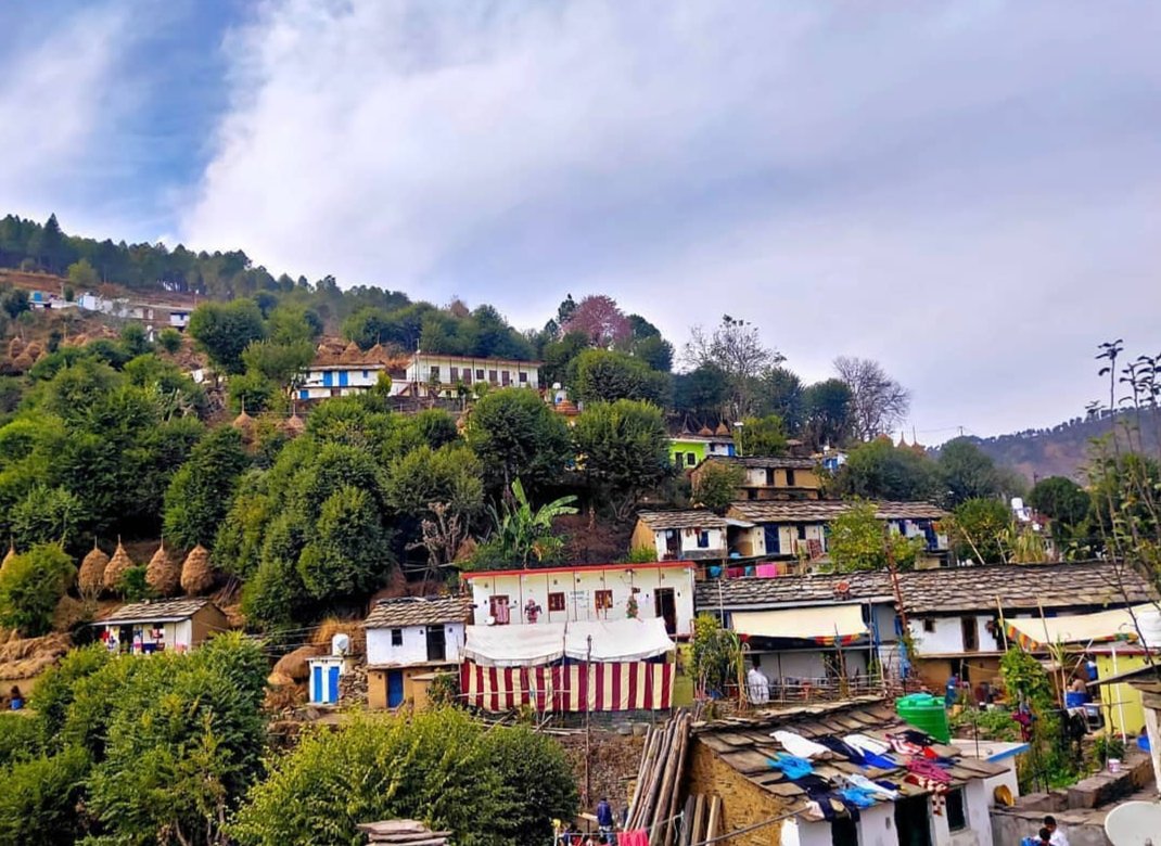 NaveenK39545750's tweet photo. हम पहाड़ियों  की लाइफ 
जीना यहाँ  मरना यहाँ .
#goodeveningtwitterworld #almora #utrakhand #amezing #Views #dehraddon #utrakhand #himachal #pradesh #nationhighway https://t.co/qosZ1pEkQu