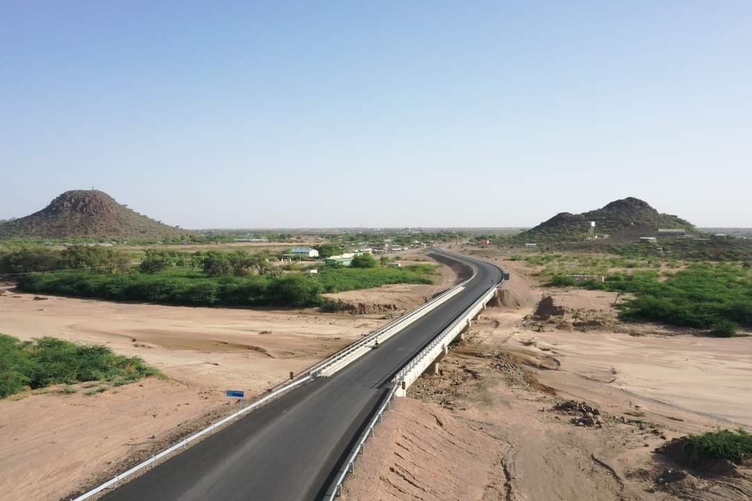 MuthuriKinyamu's tweet image. Nimeona bridge ya kawalase imeundwa.  Turudi Turkana wadau? 

Turkana Land offers you a Kaleidoscope of impressions. You can trace the roots of our ancestors, treat yourself, encounter unique nature and colourful culture or go for unforgettable adventures. turnup.travel/tour/explore-t…