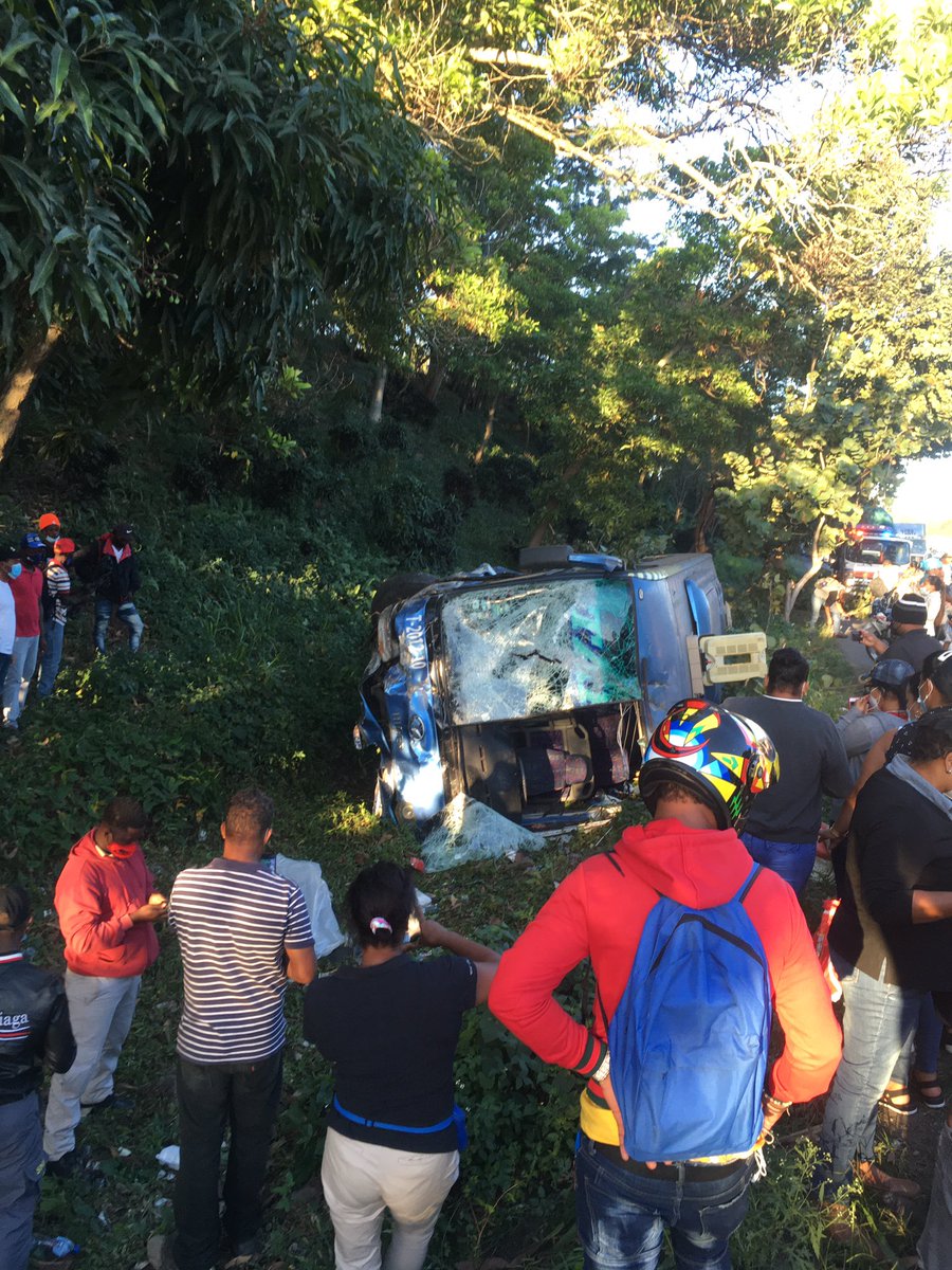 felixmelian77's tweet photo. Accidente en el Km 24 Aut. Duarte casi frente a la base 16 de Agosto @z101digital @rosendotavarez @nieves_rd https://t.co/X9XCiMppMr